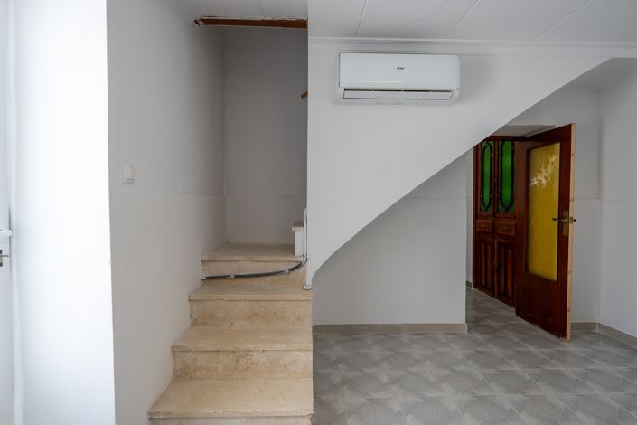 Image No.25-4 Bed Townhouse for sale
