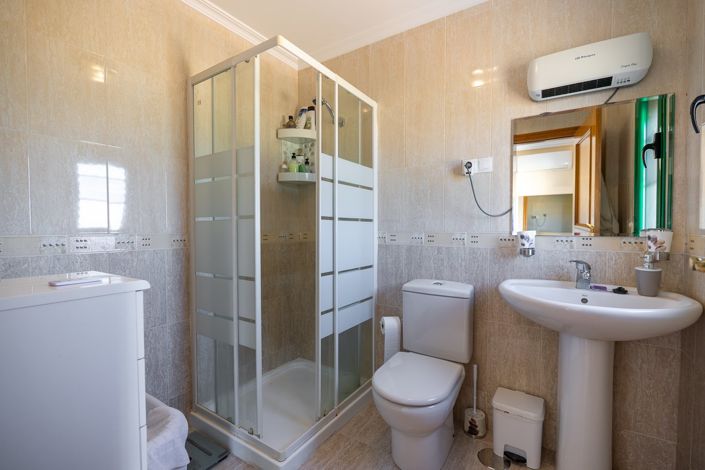 Image No.17-3 Bed Apartment for sale