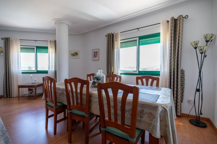 Image No.25-3 Bed Apartment for sale