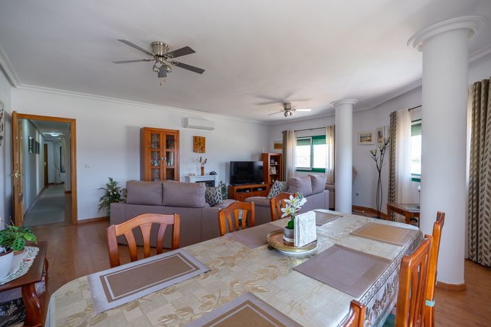 Image No.26-3 Bed Apartment for sale