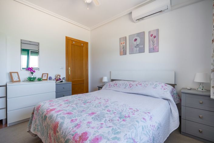 Image No.9-3 Bed Apartment for sale