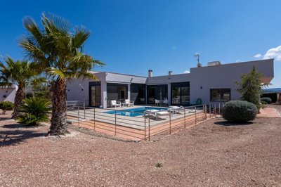 3988modernvillawpoolgymcasitaandpadelcourt270