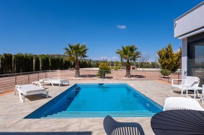 3988modernvillawpoolgymcasitaandpadelcourt270