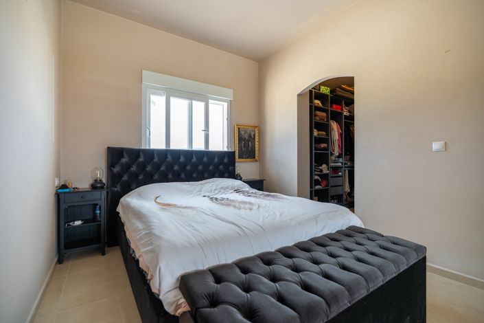 Image No.25-4 Bed Villa for sale