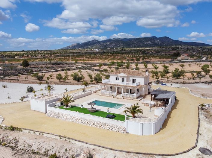 Image No.4-4 Bed Villa for sale