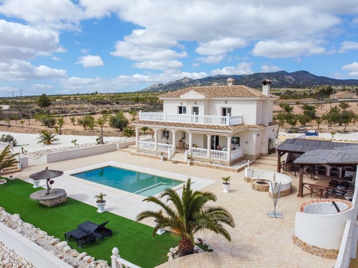 Image No.10-4 Bed Villa for sale