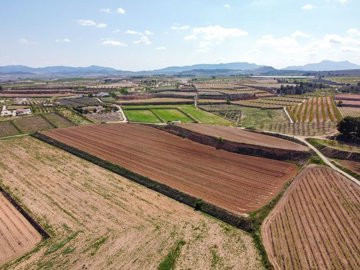 398427824m2buildingplot25kmfrompinoso25032613