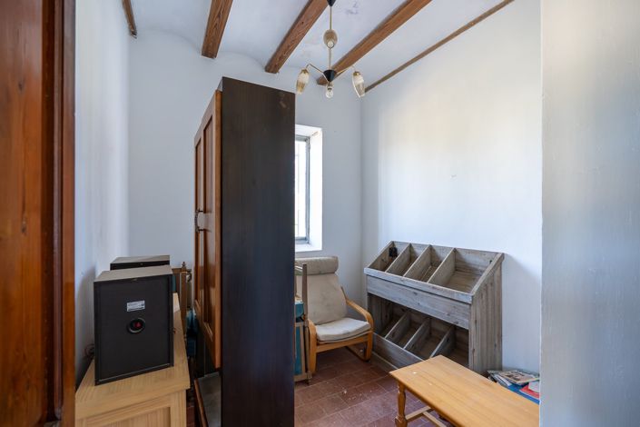 Image No.13-4 Bed Country House for sale