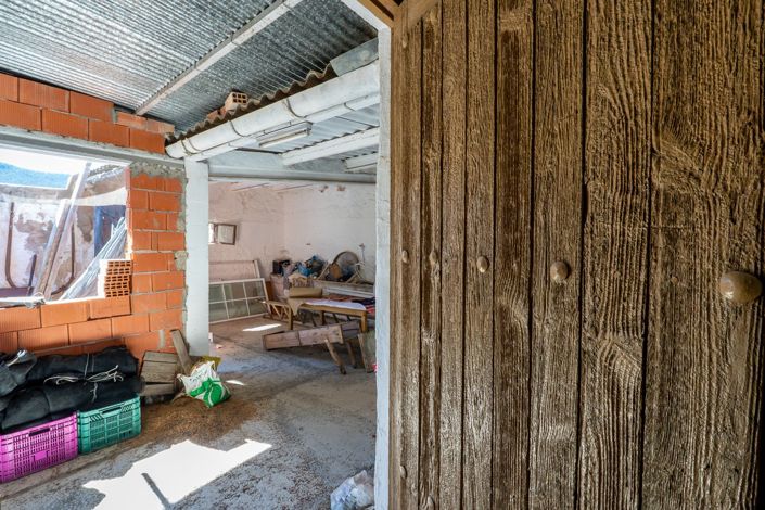 Image No.25-4 Bed Country House for sale