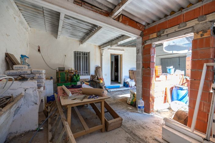 Image No.28-4 Bed Country House for sale