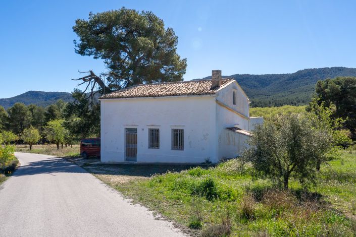 Image No.4-4 Bed Country House for sale