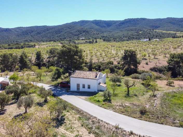 Image No.31-4 Bed Country House for sale