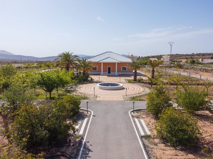 Image No.3-4 Bed Villa for sale
