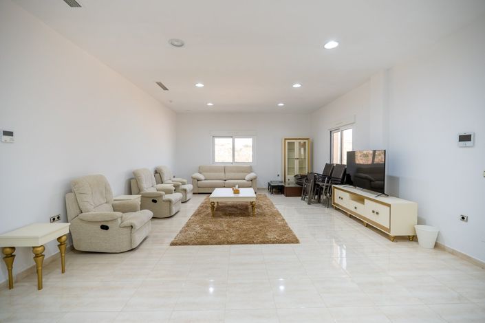 Image No.8-4 Bed Villa for sale
