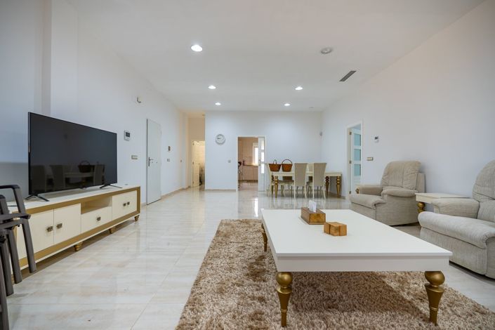 Image No.10-4 Bed Villa for sale