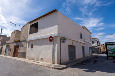 3920apartmentandretailunitsinpinoso0511251624