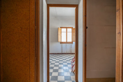 3920apartmentandretailunitsinpinoso0511251624