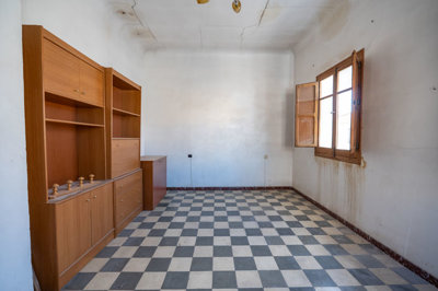 3920apartmentandretailunitsinpinoso0511251624