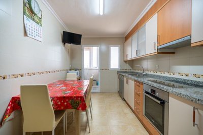 3991lovely3bedapartmentwterrace090426122055cf