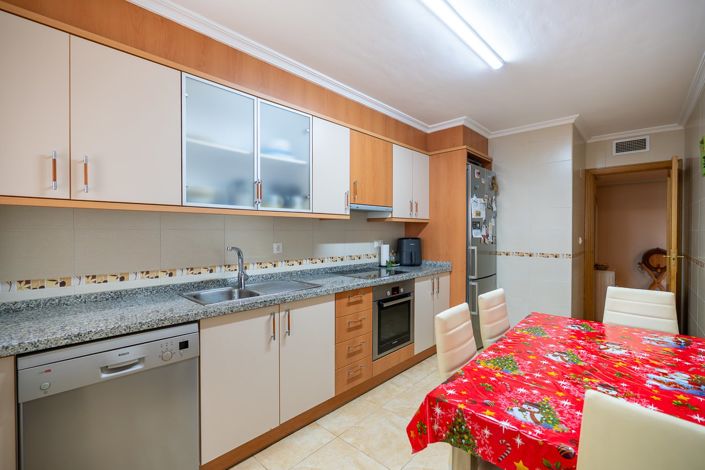 Image No.15-4 Bed Apartment for sale