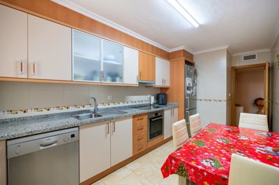 3991lovely3bedapartmentwterrace090426122056cf