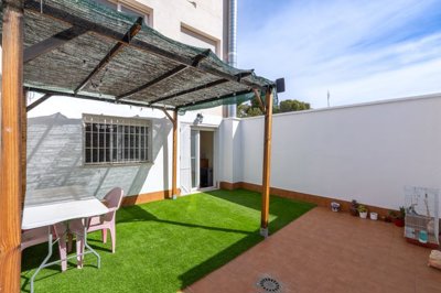 3991lovely3bedapartmentwterrace090426122059cf