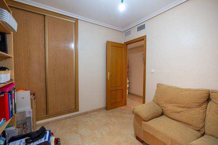 Image No.22-4 Bed Apartment for sale