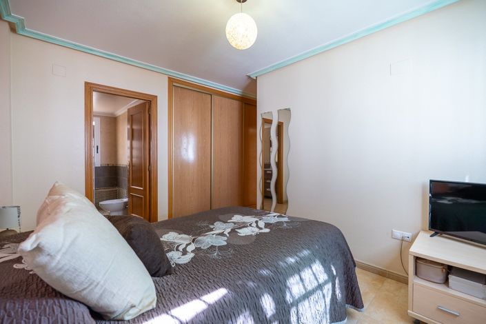 Image No.28-4 Bed Apartment for sale