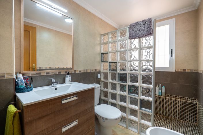 Image No.30-4 Bed Apartment for sale