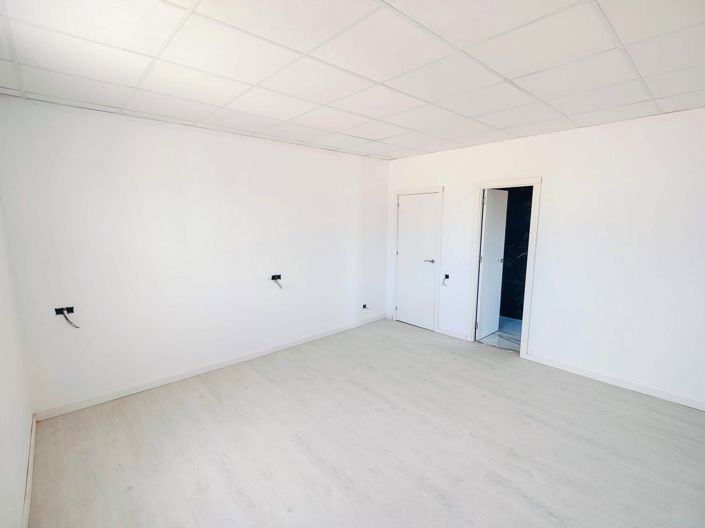 Image No.18-4 Bed Villa for sale