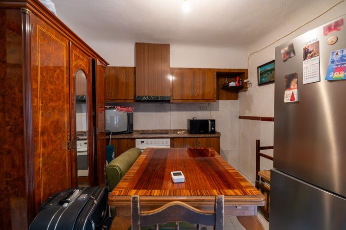 Image No.10-5 Bed Townhouse for sale