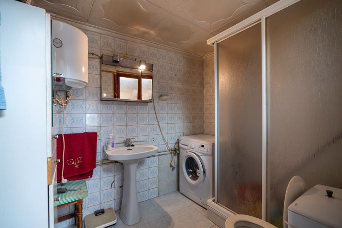 Image No.16-5 Bed Townhouse for sale