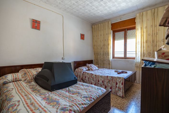 Image No.22-5 Bed Townhouse for sale