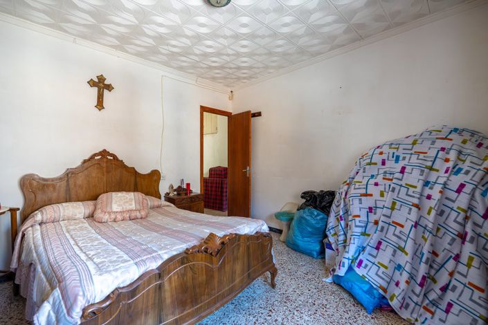 Image No.27-5 Bed Townhouse for sale