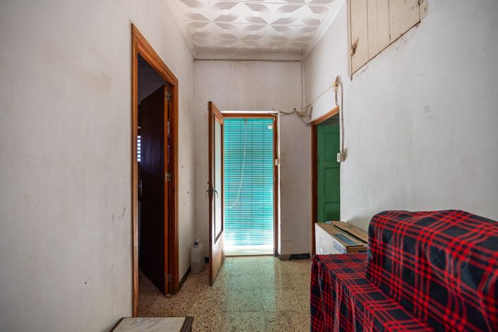 Image No.28-5 Bed Townhouse for sale