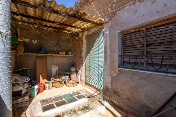 Image No.30-5 Bed Townhouse for sale