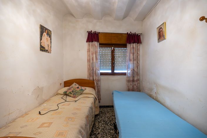 Image No.7-5 Bed Townhouse for sale