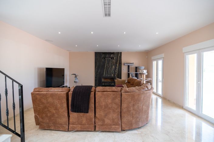 Image No.14-3 Bed Villa for sale