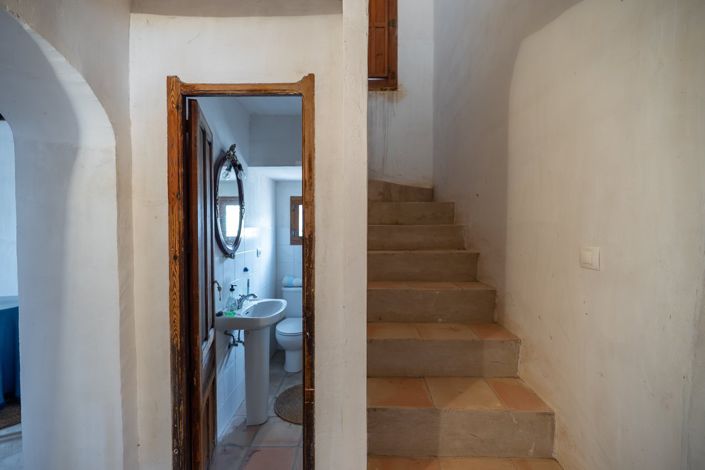 Image No.30-5 Bed Country House for sale