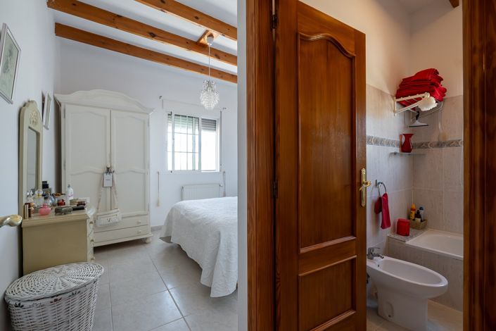 Image No.24-3 Bed Villa for sale