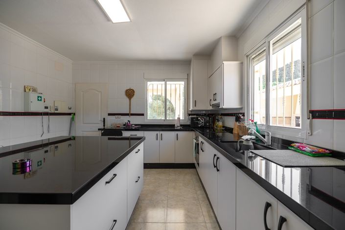 Image No.17-3 Bed Villa for sale