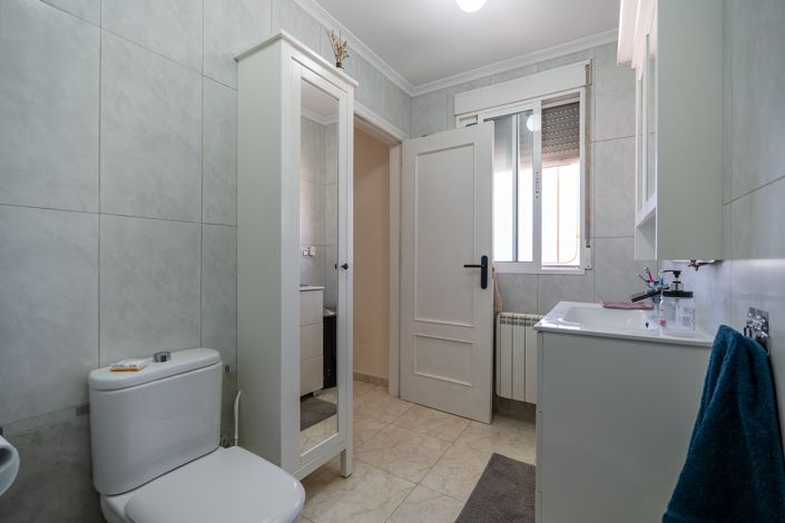 Image No.29-3 Bed Villa for sale