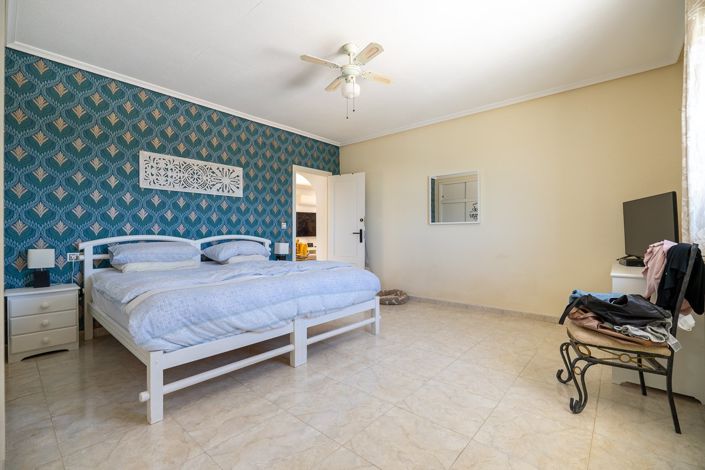 Image No.30-3 Bed Villa for sale