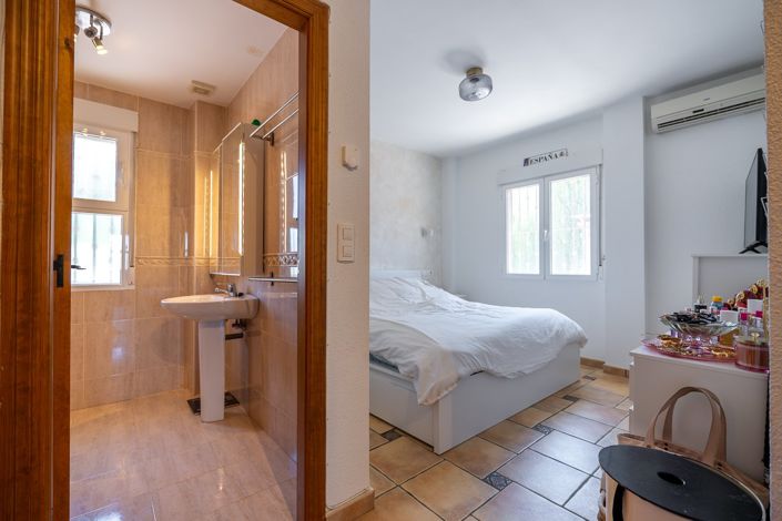 Image No.21-4 Bed Villa for sale