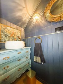4019stunningreformedtownhouseintheheartofpino