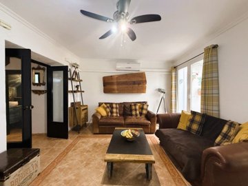 4019stunningreformedtownhouseintheheartofpino