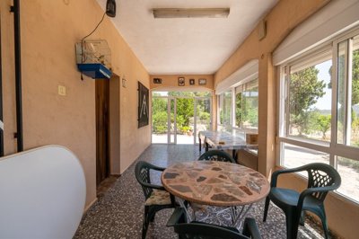 4018countryhouseinsaxwpoolandgarage2206261628