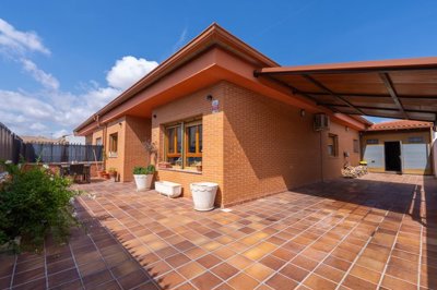 40234bedtownhouseinpinoso030726180535cf335831
