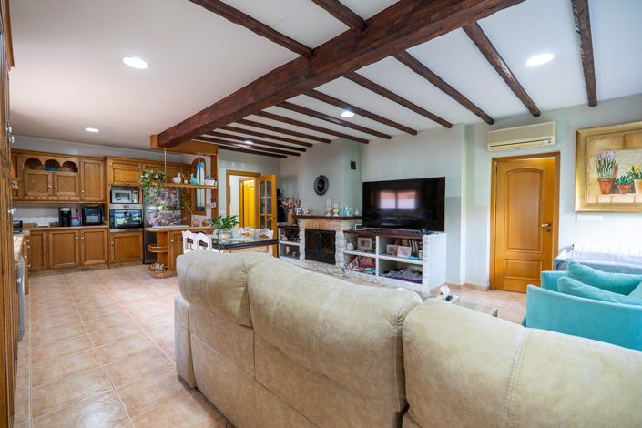 Image No.10-4 Bed Townhouse for sale