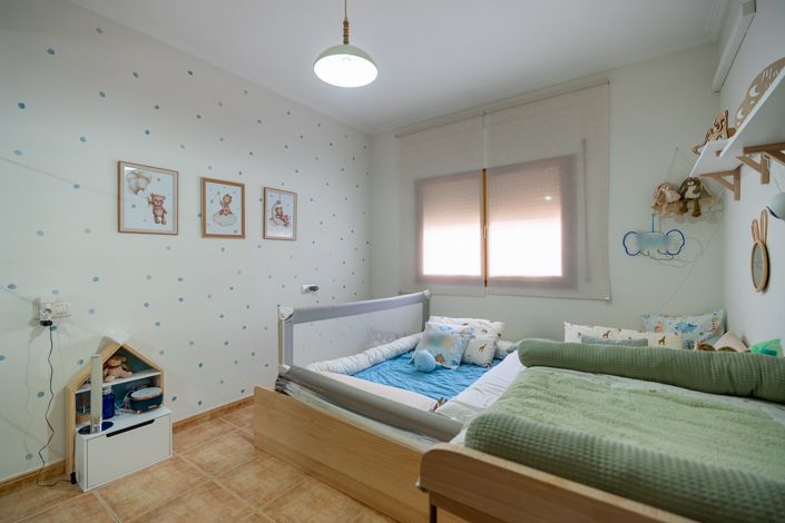 Image No.24-4 Bed Townhouse for sale